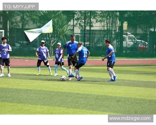 足球明星精彩配合瞬间集锦图赏助你领略足球魅力与团队精神